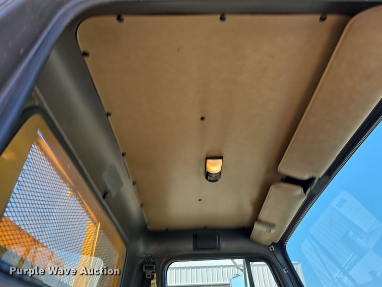 image for item DW3763 1994 International 4900 dump truck