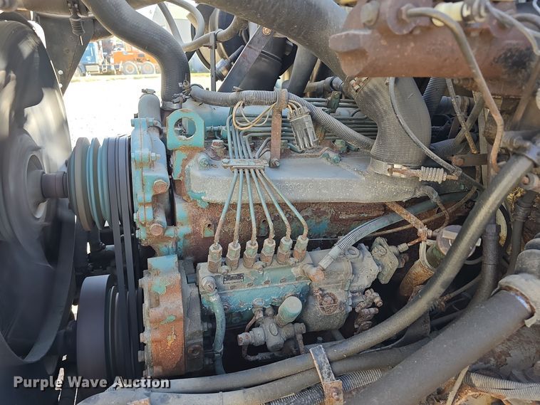 image for item DW3763 1994 International 4900 dump truck