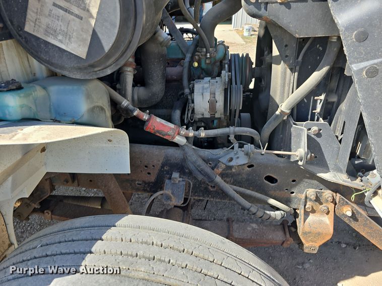 image for item DW3763 1994 International 4900 dump truck