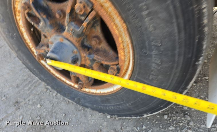 image for item DW3763 1994 International 4900 dump truck