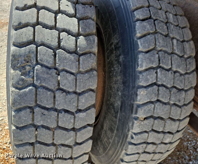 image for item DW3763 1994 International 4900 dump truck