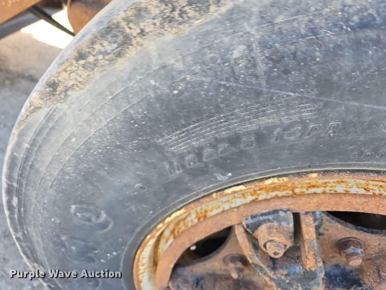 image for item DW3763 1994 International 4900 dump truck