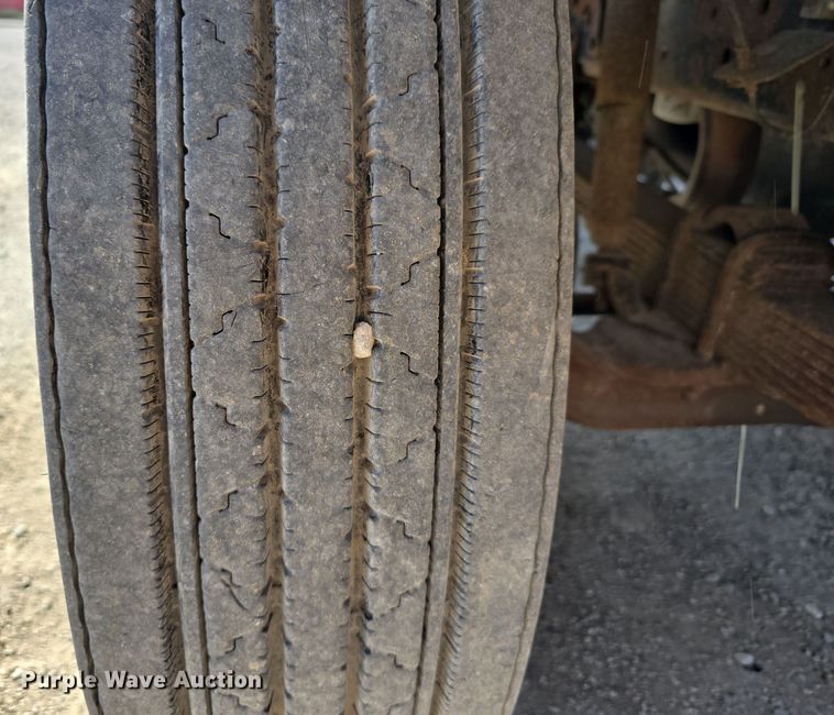 image for item DW3763 1994 International 4900 dump truck