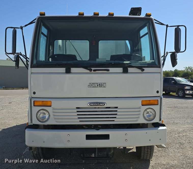 image for item DW3764 2000 Freightliner FC70 street sweeper truck