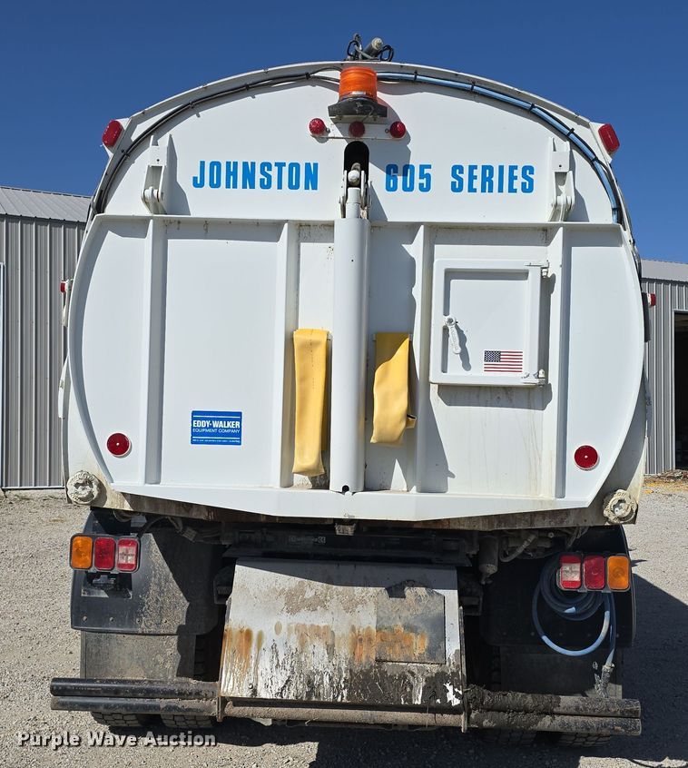 image for item DW3764 2000 Freightliner FC70 street sweeper truck