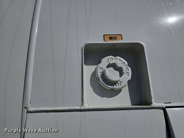 image for item DW3764 2000 Freightliner FC70 street sweeper truck