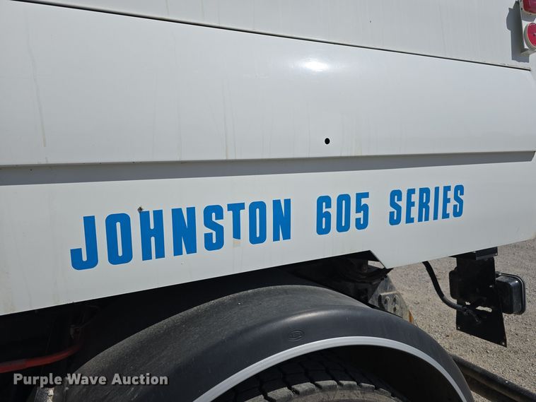 image for item DW3764 2000 Freightliner FC70 street sweeper truck