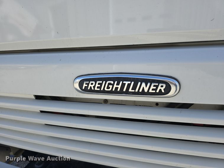 image for item DW3764 2000 Freightliner FC70 street sweeper truck