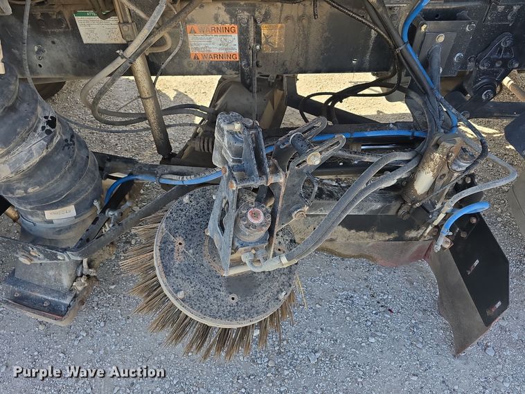 image for item DW3764 2000 Freightliner FC70 street sweeper truck