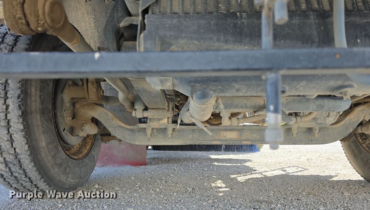 image for item DW3764 2000 Freightliner FC70 street sweeper truck