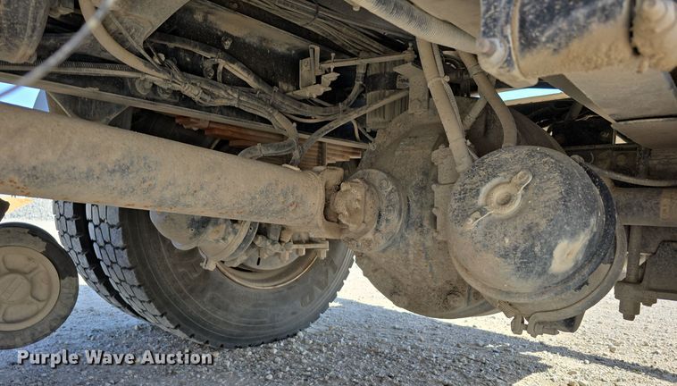 image for item DW3764 2000 Freightliner FC70 street sweeper truck