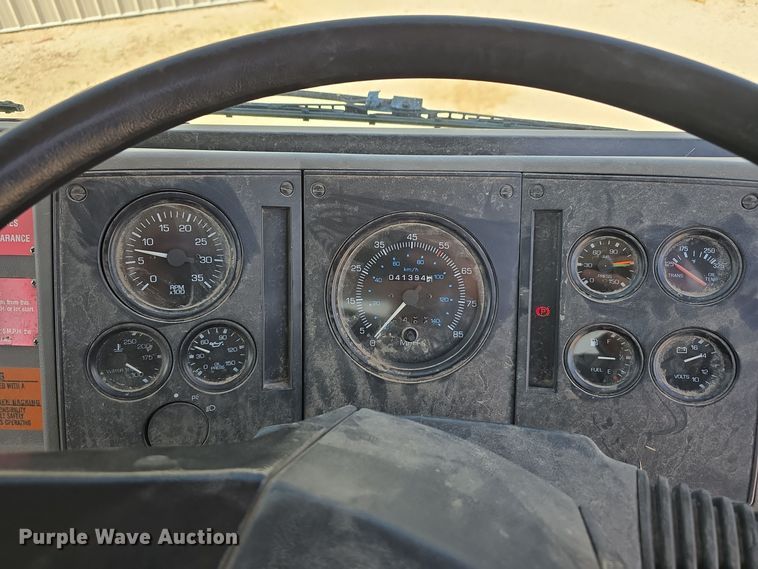 image for item DW3764 2000 Freightliner FC70 street sweeper truck