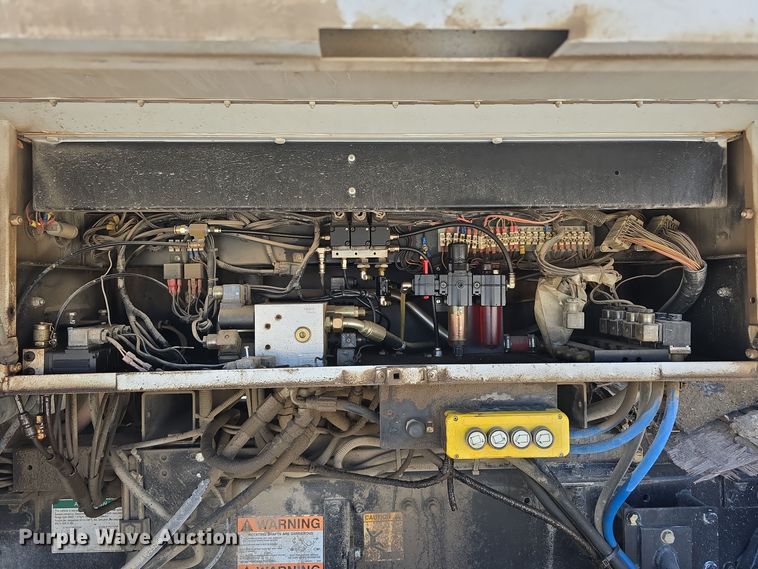 image for item DW3764 2000 Freightliner FC70 street sweeper truck