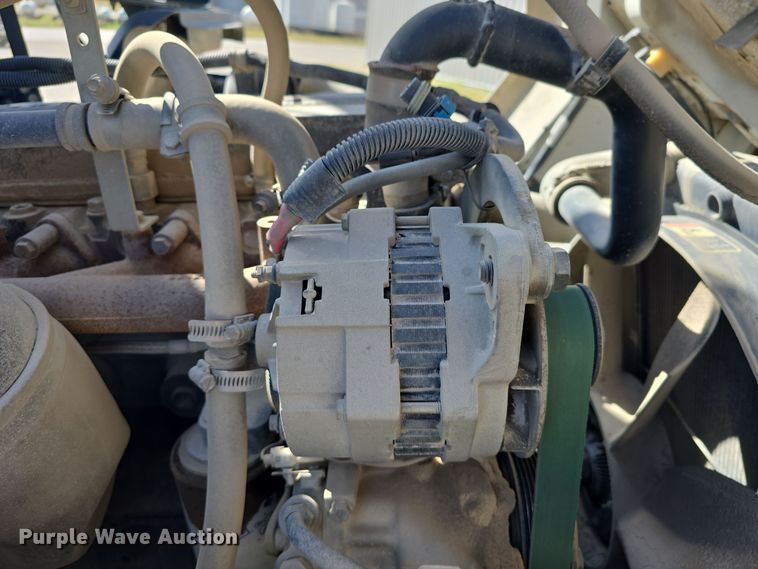 image for item DW3764 2000 Freightliner FC70 street sweeper truck