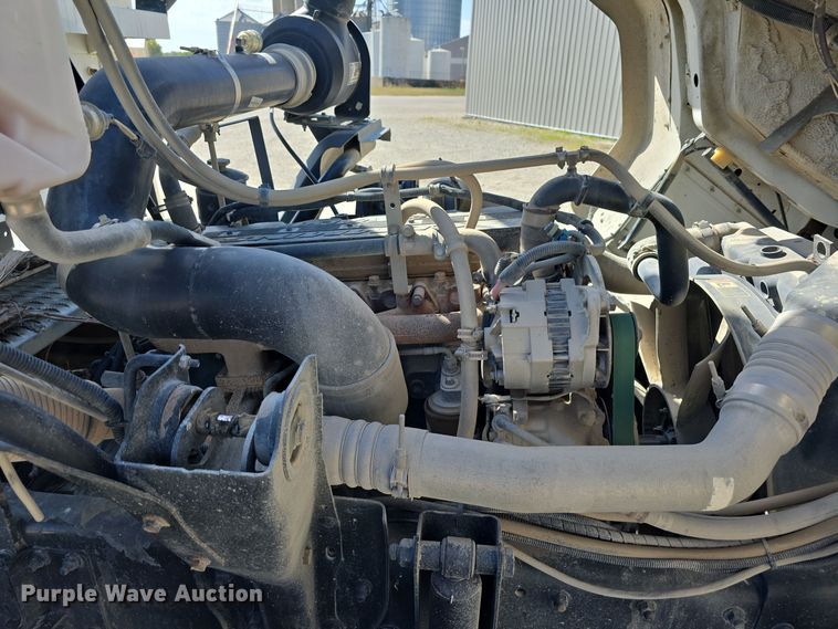 image for item DW3764 2000 Freightliner FC70 street sweeper truck
