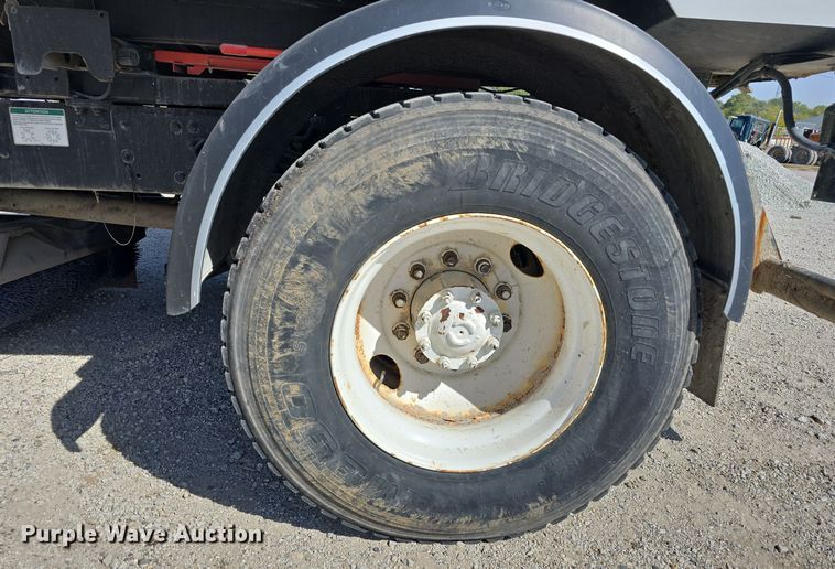image for item DW3764 2000 Freightliner FC70 street sweeper truck