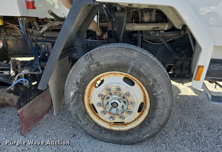 image for item DW3764 2000 Freightliner FC70 street sweeper truck
