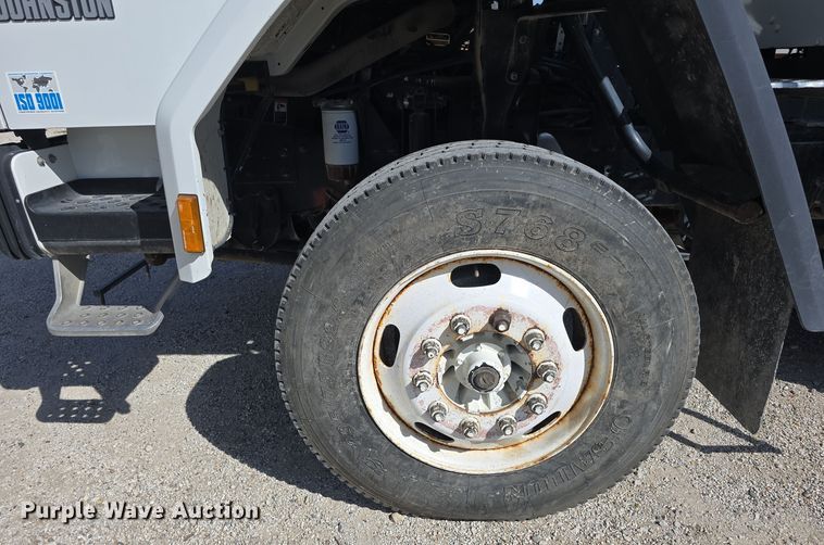 image for item DW3764 2000 Freightliner FC70 street sweeper truck