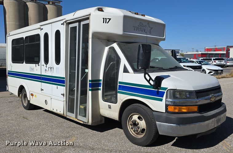 image for item DW3801 2010 Chevrolet Express G4500 shuttle bus