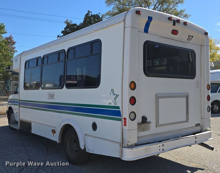 image for item DW3801 2010 Chevrolet Express G4500 shuttle bus