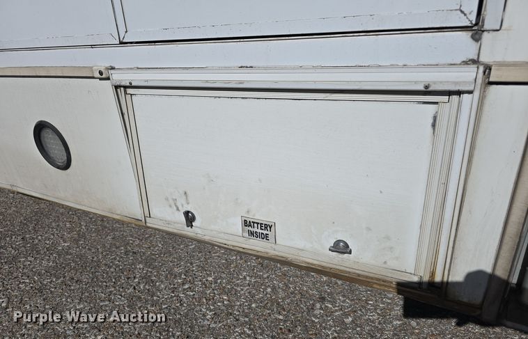 image for item DW3801 2010 Chevrolet Express G4500 shuttle bus