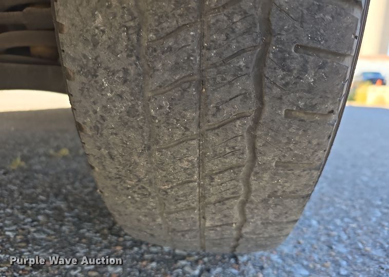 image for item DW3801 2010 Chevrolet Express G4500 shuttle bus