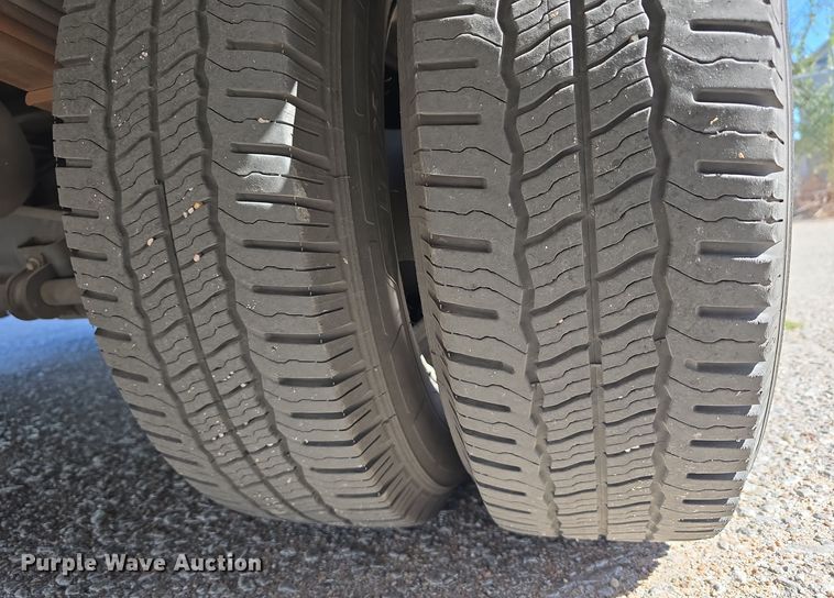 image for item DW3801 2010 Chevrolet Express G4500 shuttle bus