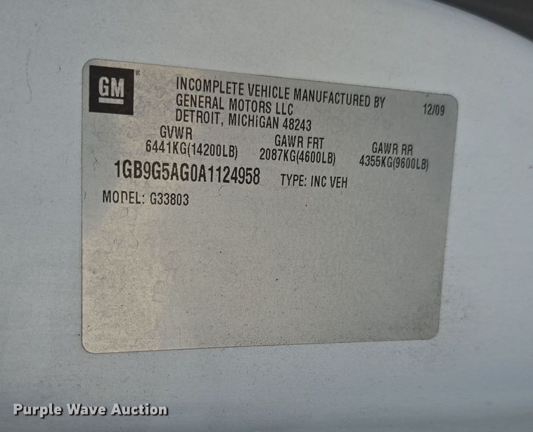 image for item DW3801 2010 Chevrolet Express G4500 shuttle bus