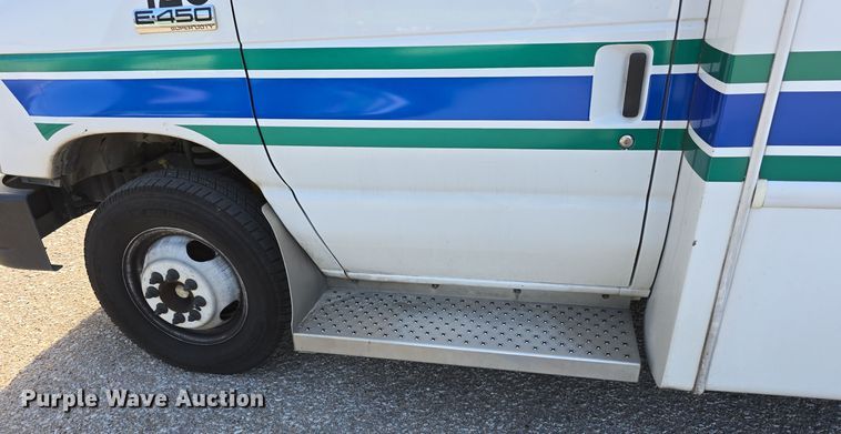 image for item DW3802 2012 Ford E450 Super Duty shuttle bus