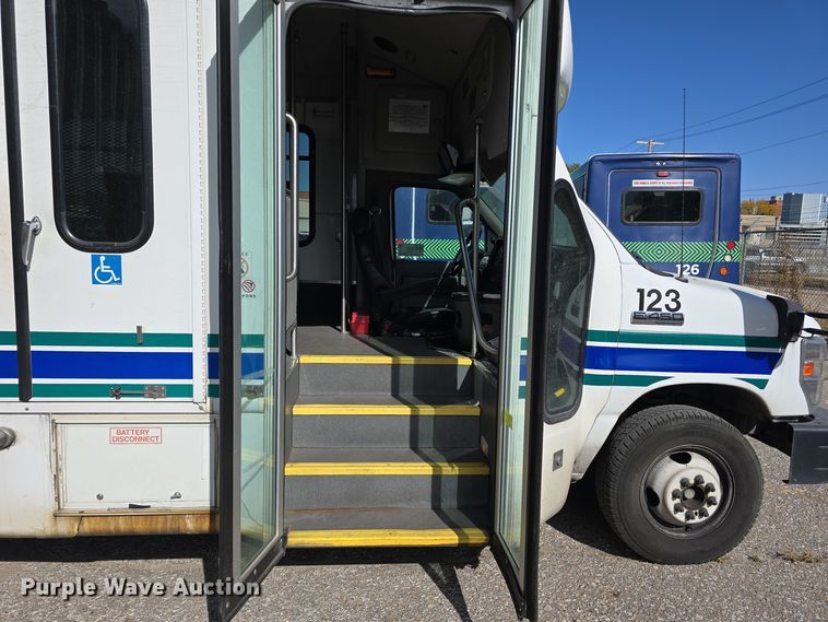 image for item DW3802 2012 Ford E450 Super Duty shuttle bus