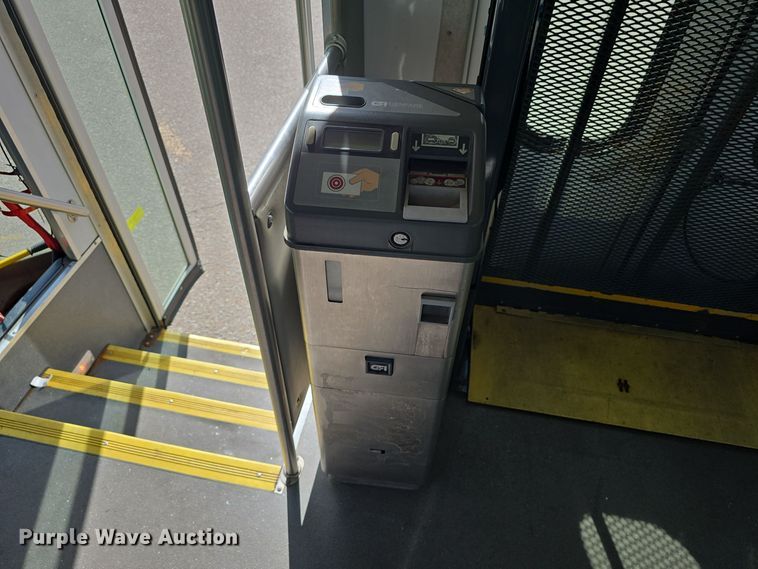 image for item DW3802 2012 Ford E450 Super Duty shuttle bus