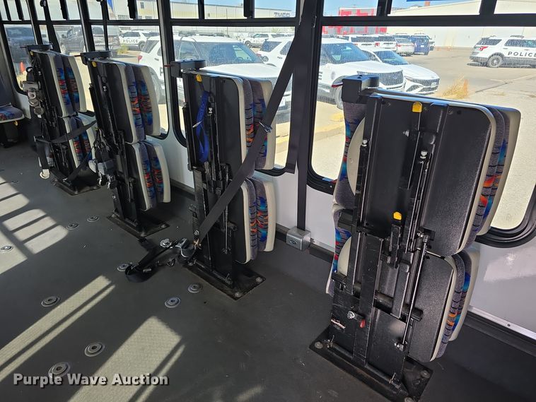 image for item DW3802 2012 Ford E450 Super Duty shuttle bus