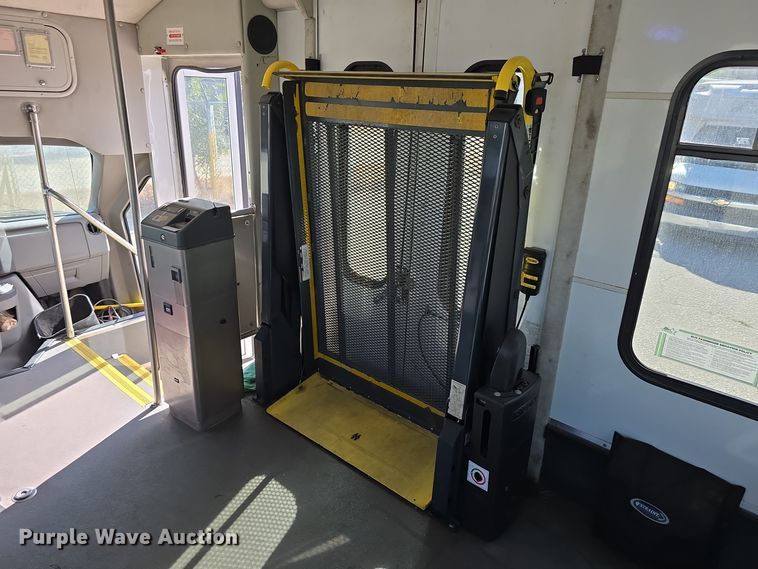 image for item DW3802 2012 Ford E450 Super Duty shuttle bus