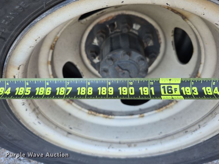 image for item DW3802 2012 Ford E450 Super Duty shuttle bus