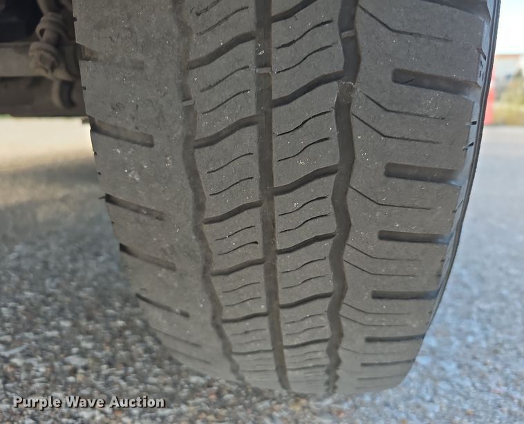 image for item DW3802 2012 Ford E450 Super Duty shuttle bus