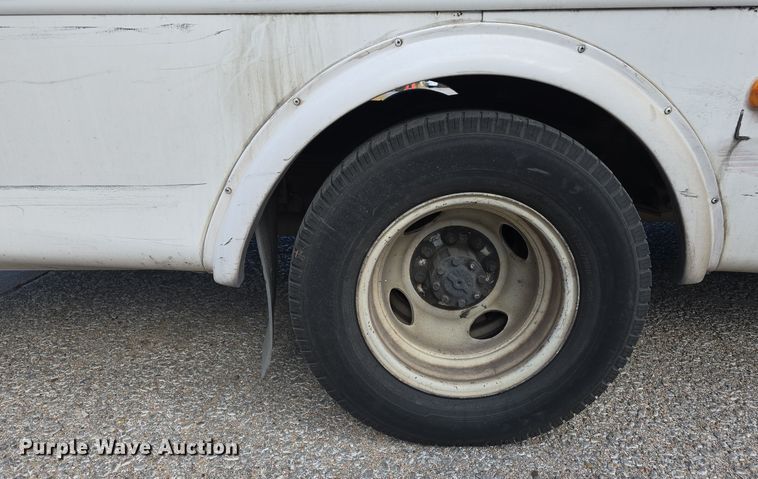 image for item DW3802 2012 Ford E450 Super Duty shuttle bus