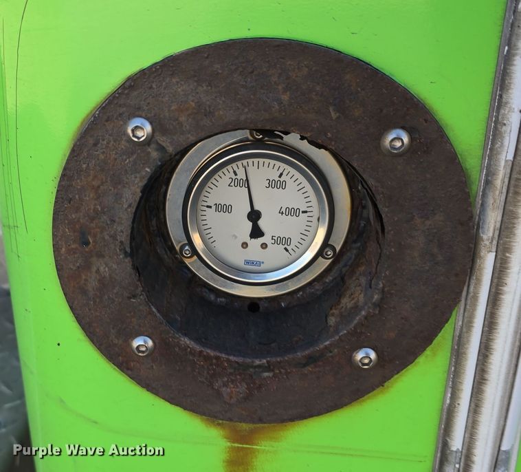 image for item DW3803 2017 Goshen Impulse Ford 220 shuttle bus