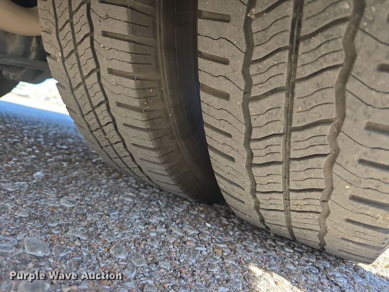 image for item DW3803 2017 Goshen Impulse Ford 220 shuttle bus