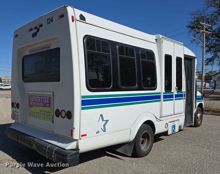 image for item DW3804 2013 Ford E450 Super Duty shuttle bus