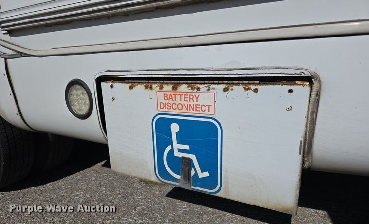 image for item DW3804 2013 Ford E450 Super Duty shuttle bus