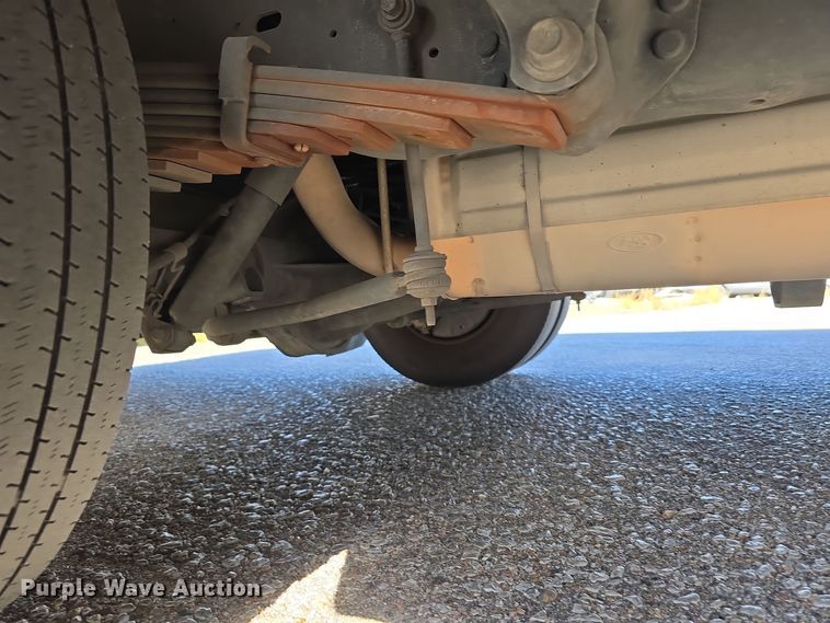 image for item DW3804 2013 Ford E450 Super Duty shuttle bus