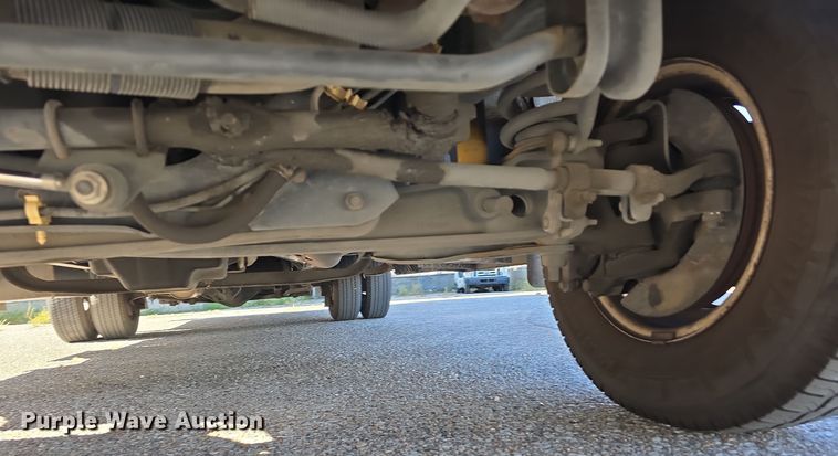 image for item DW3804 2013 Ford E450 Super Duty shuttle bus