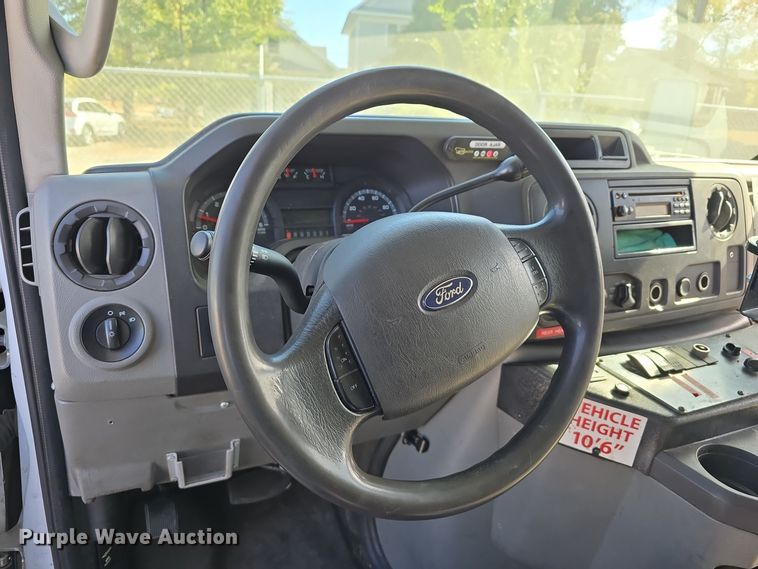 image for item DW3804 2013 Ford E450 Super Duty shuttle bus