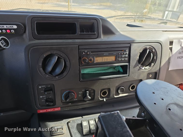 image for item DW3804 2013 Ford E450 Super Duty shuttle bus