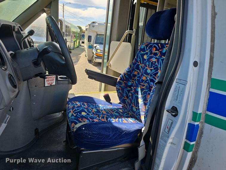 image for item DW3804 2013 Ford E450 Super Duty shuttle bus