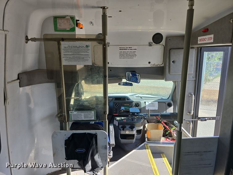 image for item DW3804 2013 Ford E450 Super Duty shuttle bus