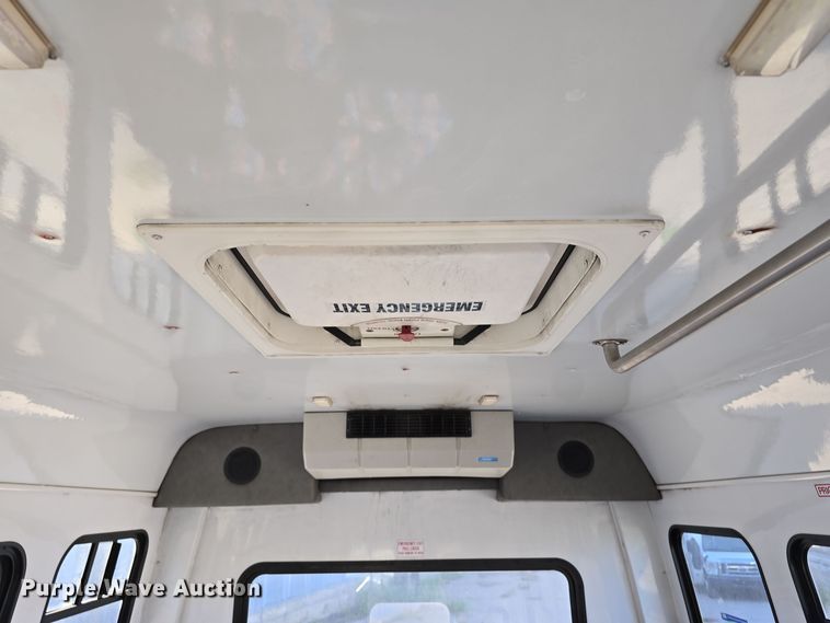 image for item DW3804 2013 Ford E450 Super Duty shuttle bus