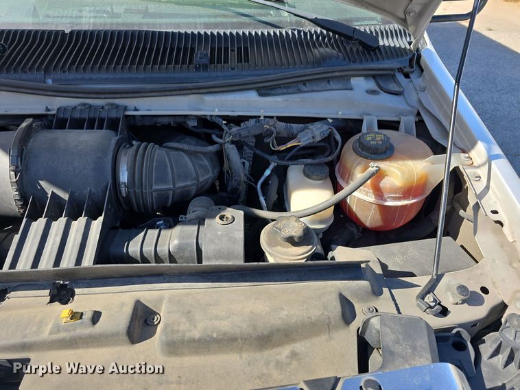 image for item DW3804 2013 Ford E450 Super Duty shuttle bus