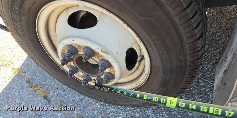 image for item DW3804 2013 Ford E450 Super Duty shuttle bus