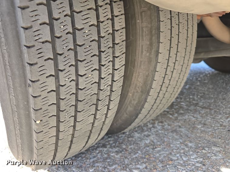 image for item DW3804 2013 Ford E450 Super Duty shuttle bus